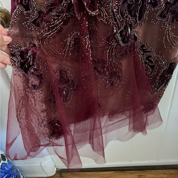 Marchesa Embroidered Velvet Dress Size 12 - Picture 8 of 12